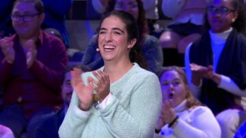 Sara completa en solitario un panel de casi mil eurazos en La ruleta de la suerte