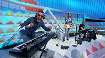 La banda de La ruleta pone en pie al plató con este temazo de Celtas Cortos La banda de La ruleta pone en pie al plató con este temazo de Celtas Cortos