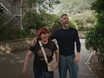 Mercedes sorprende a Roberto Leal con una sorpresa muy emotiva