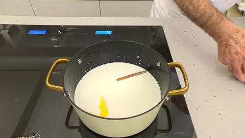 Cuece los ingredientes a fuego suave Cuece los ingredientes a fuego suave