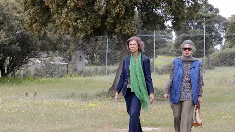 La reina Sofía y su hermana Irene hace años La reina Sofía y su hermana Irene hace años