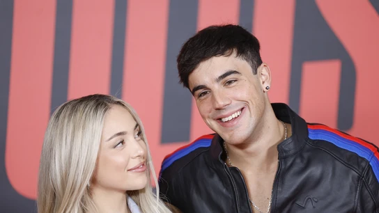 Óscar Casas y Ana Mena, en su primer posado juntos Óscar Casas y Ana Mena, en su primer posado juntos