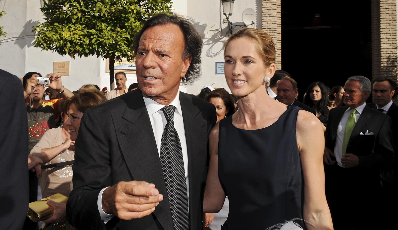 Julio Iglesias y Miranda Rynsburger