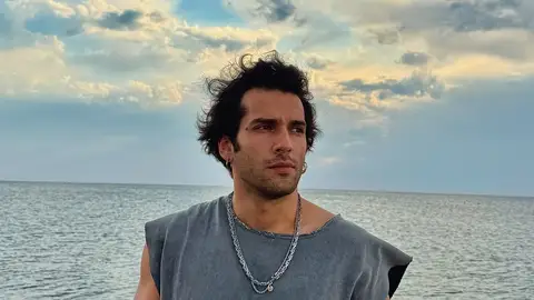 Baran Bölükbaşı interpreta a Tarik Ihsanli en Una nueva vida Baran Bölükbaşı interpreta a Tarik Ihsanli en Una nueva vida