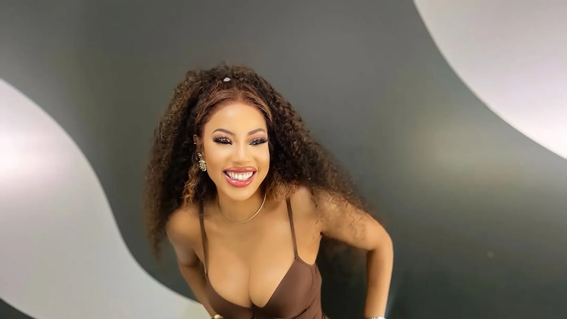 Muere la influencer Esther Thomas de forma repentina tras someterse a una "cirugía fallida" Muere la influencer Esther Thomas de forma repentina tras someterse a una "cirugía fallida"