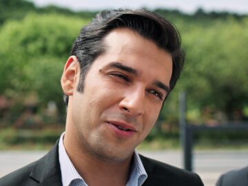 Tarik acorrala a Seyran, Orhan es secuestrado y todo se complica para Esme en el pr&oacute;ximo cap&iacute;tulo 