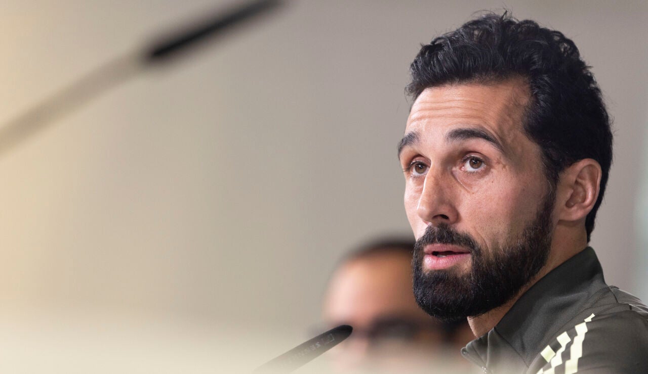 &Aacute;lvaro Arbeloa atiende a los medios en rueda de prensa