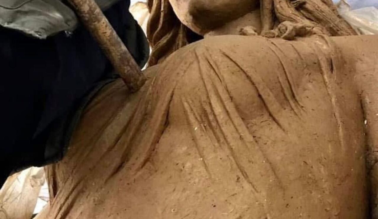 Pol&eacute;mica por unas estatuas en el Puerto de M&aacute;laga comparadas con el "Universo Marvel"