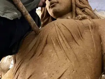 Polémica por unas estatuas en el Puerto de Málaga comparadas con el "Universo Marvel" Polémica por unas estatuas en el Puerto de Málaga comparadas con el "Universo Marvel"