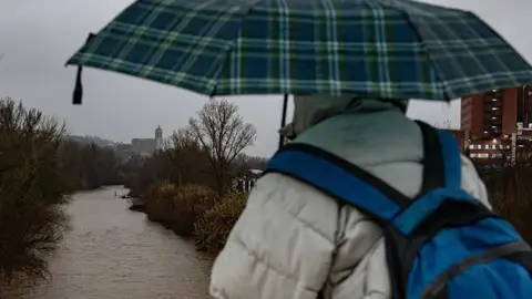 El 112 recibe 72 llamadas este sábado por el episodio de lluvia y nieve en Catalunya El 112 recibe 72 llamadas este sábado por el episodio de lluvia y nieve en Catalunya