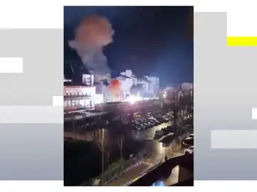 Explosión en la estación de trenes de Tortosa por un vagón incendiado y la caída de la catenaria Explosión en la estación de trenes de Tortosa por un vagón incendiado y la caída de la catenaria