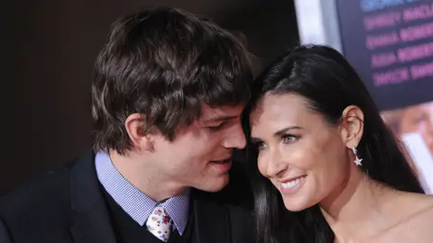 Ashton Kutcher y Demi Moore durante su matrimonio Ashton Kutcher y Demi Moore durante su matrimonio