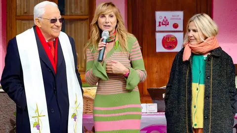 El Padre Ángel, Alejandra Botto y Eugenia Martínez de Irujo en la Fundación El Arca de Noé El Padre Ángel, Alejandra Botto y Eugenia Martínez de Irujo en la Fundación El Arca de Noé