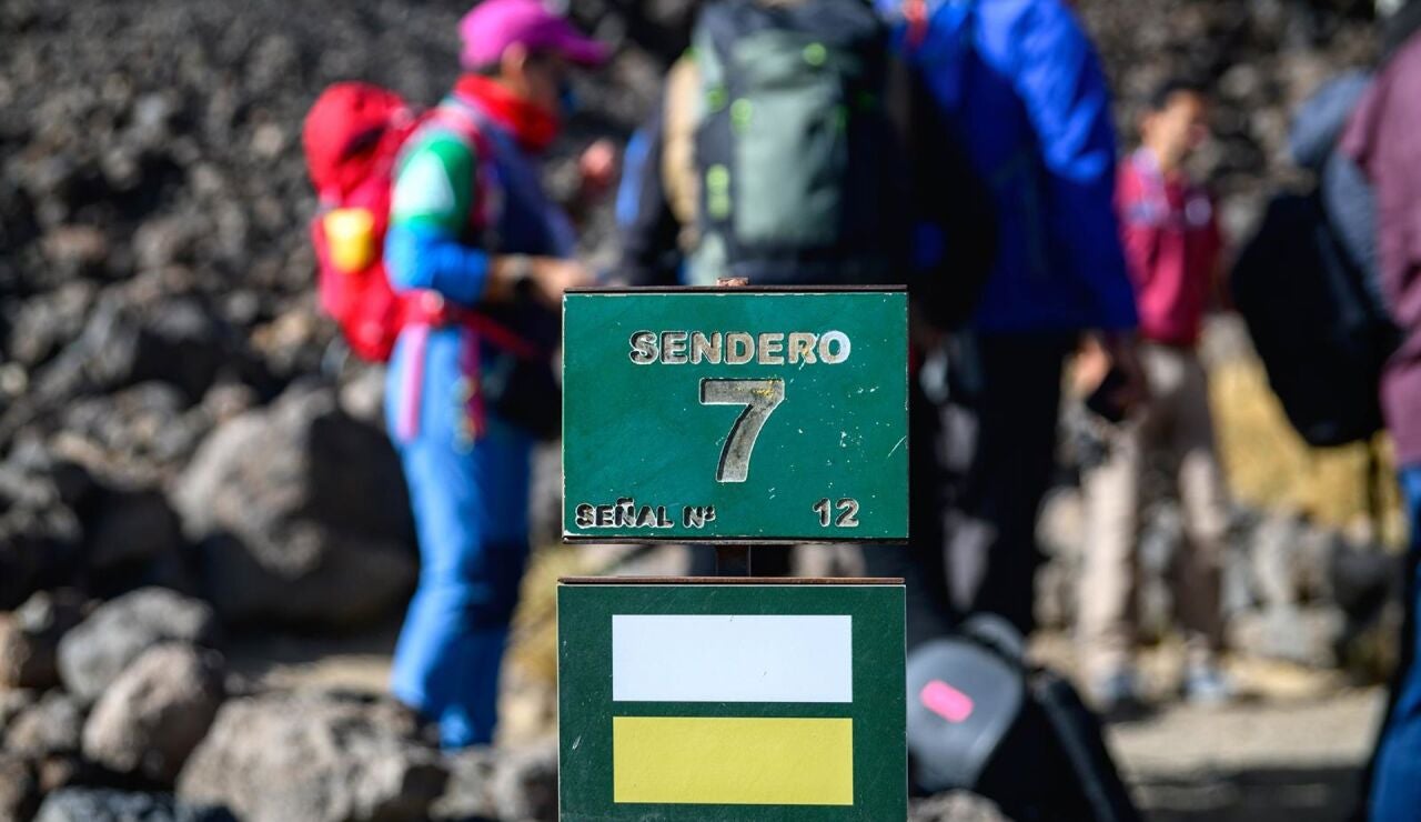 La ecotasa del Teide, en Tenerife, para acceder a senderos se cobrar&aacute; desde este lunes para no residentes en la isla
