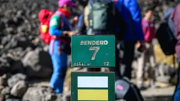 La ecotasa del Teide, en Tenerife, para acceder a senderos se cobrará desde este lunes para no residentes en la isla La ecotasa del Teide, en Tenerife, para acceder a senderos se cobrará desde este lunes para no residentes en la isla