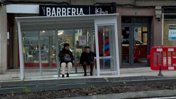 Imagen de las pol&eacute;micas marquesinas inclinadas.