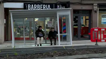 Imagen de las polémicas marquesinas inclinadas. Imagen de las polémicas marquesinas inclinadas.