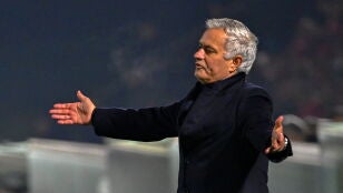 Jose Mourinho en un partido del Benfica