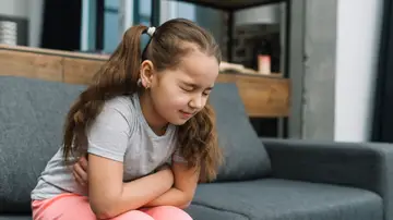 Niña con dolor de vientre Niña con dolor de vientre