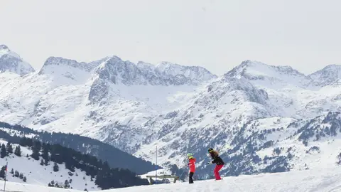 Esquiadores en la estación de Baqueira Beret en una imagen de archivo. Esquiadores en la estación de Baqueira Beret en una imagen de archivo.