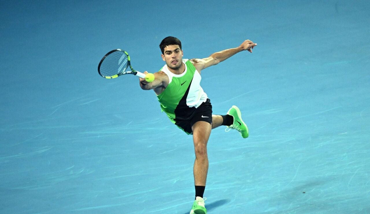 Carlos Alcaraz en su debut en el Open de Australia 2026