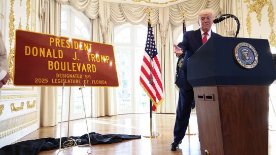 Donald Trump, en la inauguraci&oacute;n de una avenida con su nombre en Palm Beach, Florida, Estados Unidos, el 16 de enero de 2026.