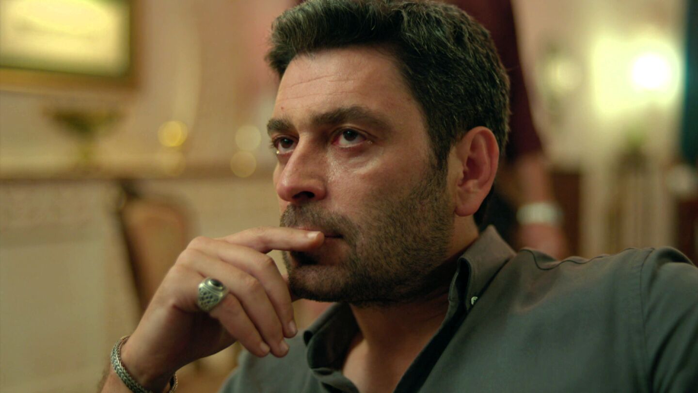 Ozan Akbaba da vida a Cihan Albora