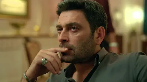 Ozan Akbaba da vida a Cihan Albora Ozan Akbaba da vida a Cihan Albora