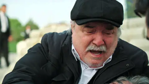 ¿Ha muerto Orhan realmente? Las teorías que mantienen la esperanza entre los fans de Una nueva vida ¿Ha muerto Orhan realmente? Las teorías que mantienen la esperanza entre los fans de Una nueva vida