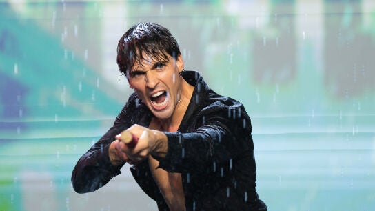 El espect&aacute;culo de Daniel Illescas bailando sobre el agua 