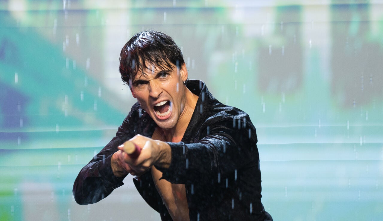 El espect&aacute;culo de Daniel Illescas bailando sobre el agua 