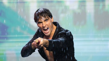 El espect&aacute;culo de Daniel Illescas bailando sobre el agua 