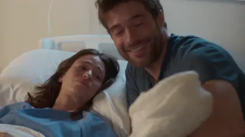 Amanda despierta del coma y da a luz al bebé de César: “Nuestro hijo te trajo de vuelta con nosotros” Amanda despierta del coma y da a luz al bebé de César: “Nuestro hijo te trajo de vuelta con nosotros”