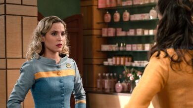 Avance semanal de Sueños de libertad: Valentina, amiga de Cloe, llega a la fábrica ocultando un gran secreto 