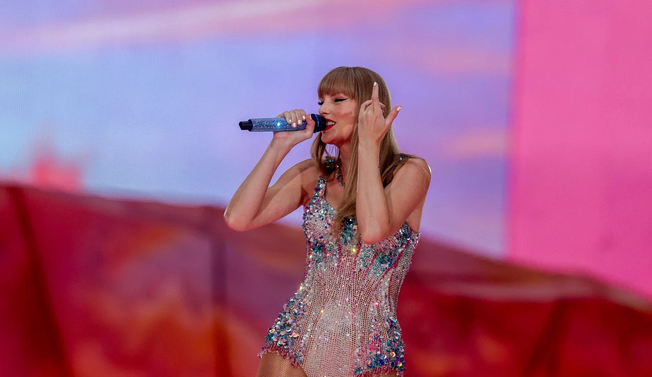 La cantante Taylor Swift durante la primera de sus dos actuaciones en el Estadio Santiago Bernabéu el 29 de mayo de 2024
