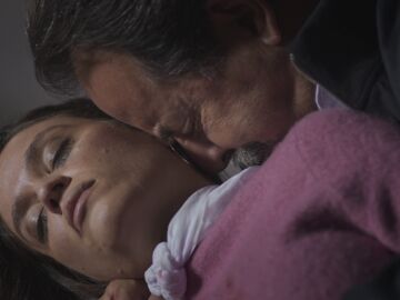 El final m&aacute;s cruel para Amanda: Octavio cae en la trampa y su hija recibe un disparo en el pecho al intentar salvarla