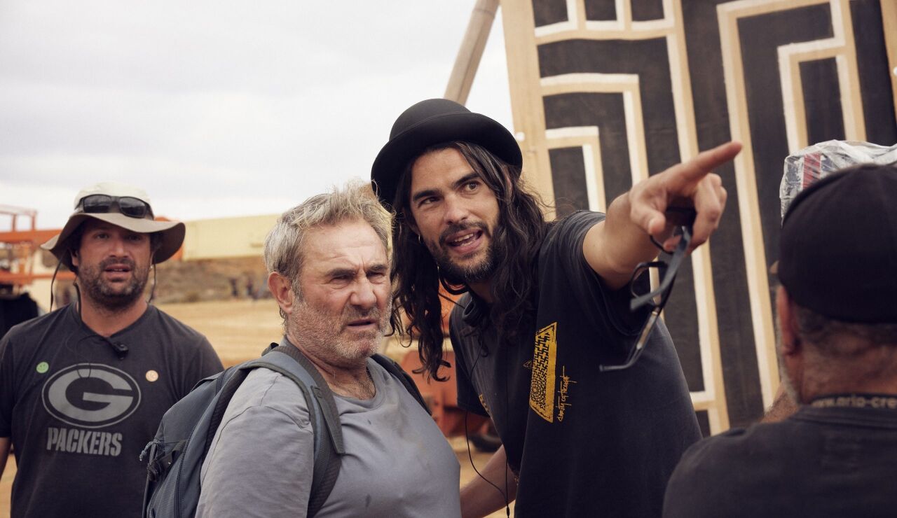 Oliver Laxe y Sergi L&oacute;pez rodando Sirat