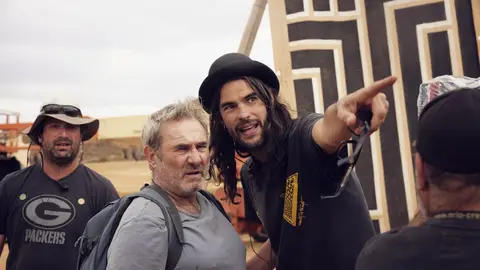 Oliver Laxe y Sergi López rodando Sirat Oliver Laxe y Sergi López rodando Sirat