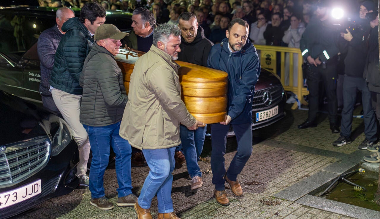 Entierro de las v&iacute;ctimas de la familia Zamorano.