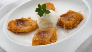 Horchata frita con helado de yogur