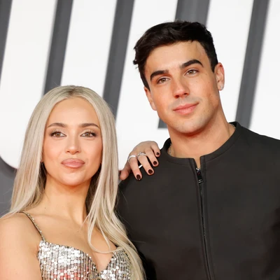 Ana Mena y Óscar Casas