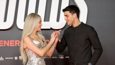 Ana Mena y Óscar Casas