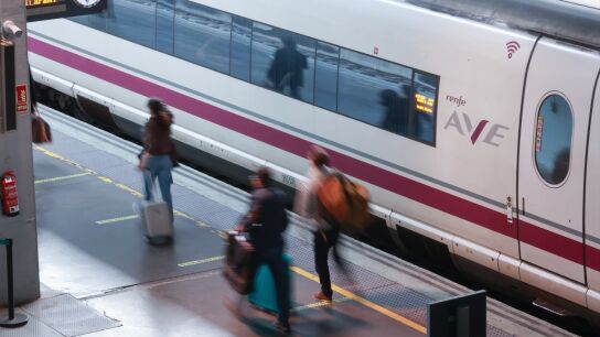 Imagen de archivo de un tren de alta velocidad