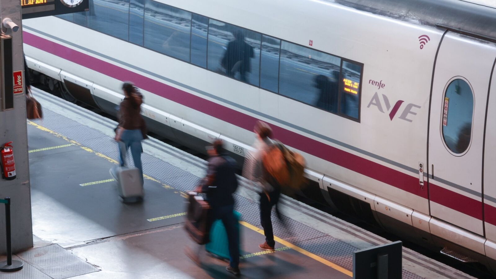 Adif levanta las restricciones de velocidad del AVE Madrid-Barcelona, excepto en 6 puntos concretos