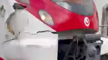 Nuevo accidente en un tren: cae parte de una pared de un túnel sobre un cercanías Nuevo accidente en un tren: cae parte de una pared de un túnel sobre un cercanías