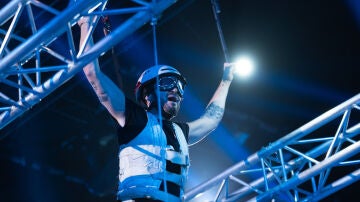 La tensi&oacute;n de Willy B&aacute;rcenas en la Pasarela de v&eacute;rtigo a ciegas