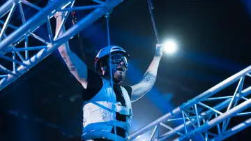 La tensión de Willy Bárcenas en la Pasarela de vértigo a ciegas La tensión de Willy Bárcenas en la Pasarela de vértigo a ciegas