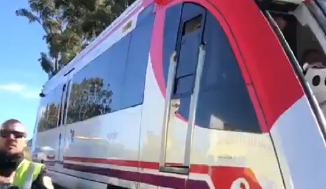 Imagen del tren de v&iacute;a estrecha siniestrado cerca de Cartagena