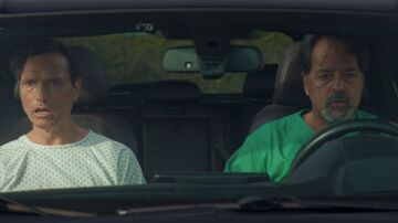 Octavio se sacrifica por su familia y se lleva consigo a Sa&uacute;l: &iexcl;caen juntos por el acantilado!