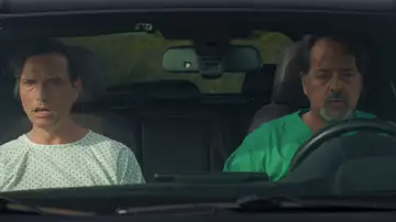 Octavio se sacrifica por su familia y se lleva consigo a Saúl: ¡caen juntos por el acantilado! Octavio se sacrifica por su familia y se lleva consigo a Saúl: ¡caen juntos por el acantilado!